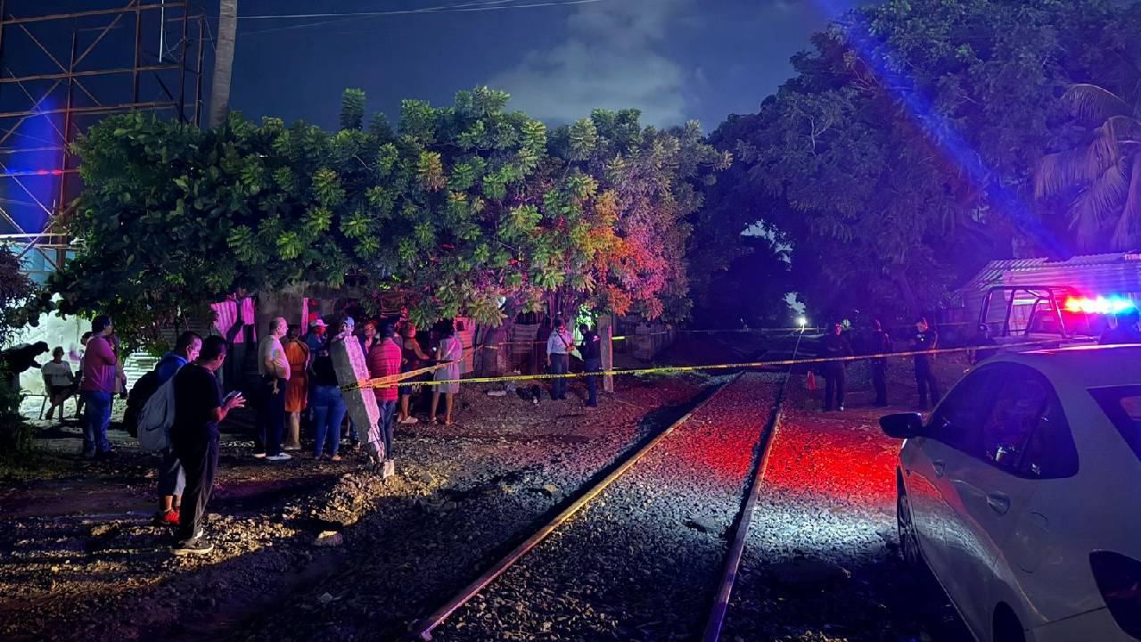 Joven muere al intentar cruzar las vías del tren en carretera Veracruz-Xalapa