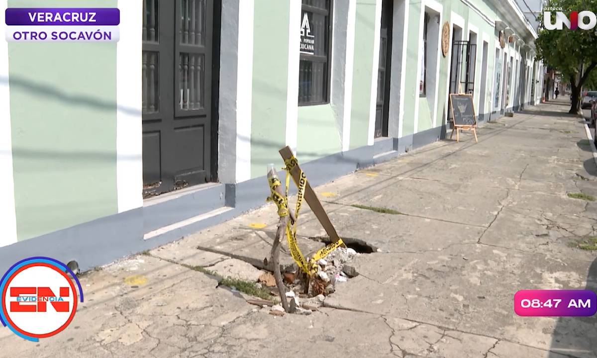 Enorme socavón en Veracruz.jpg